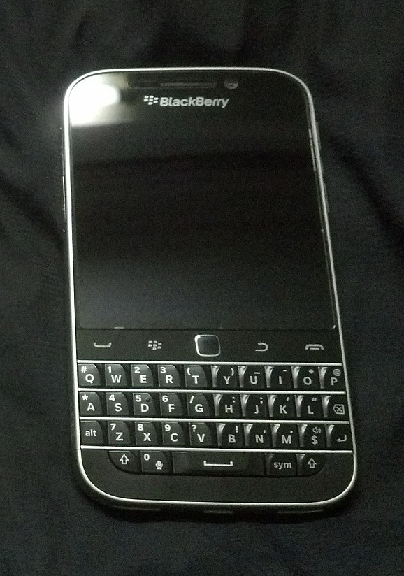 Blackberry Classic in 2023 - Does it still work? 